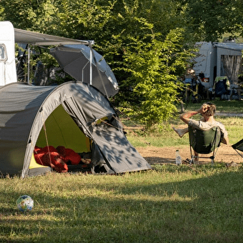 Camping Le Malaga - POUILLY-SUR-LOIRE