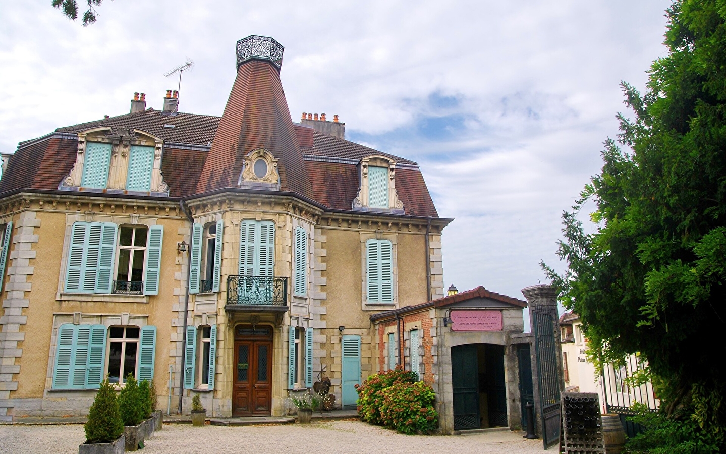 Poligny et Arbois, capitales du Comté et des vins du Jura
