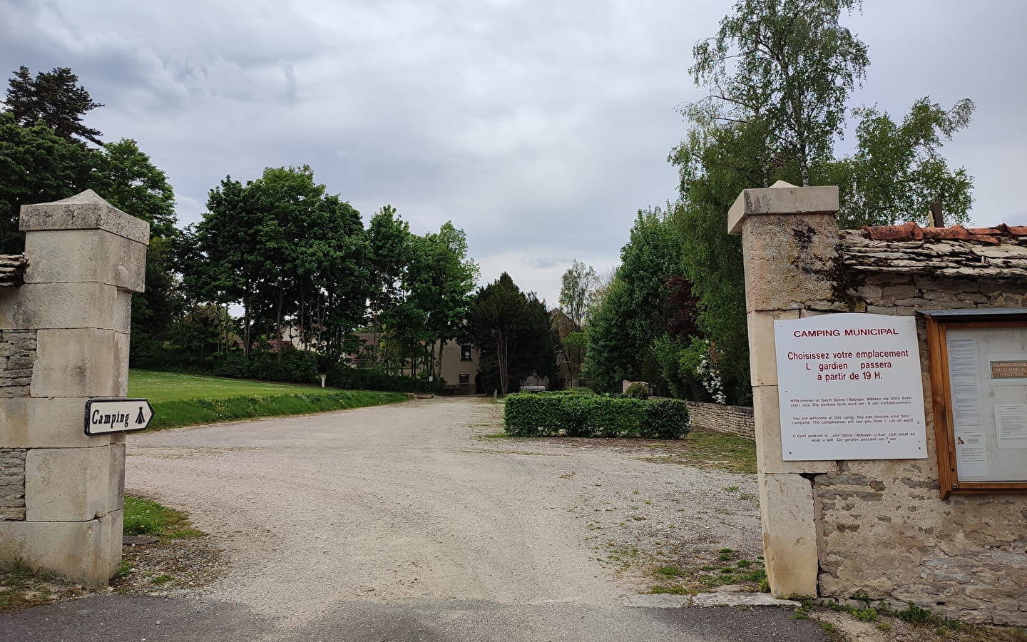 Camping Municipal de Saint-Seine-l'Abbaye