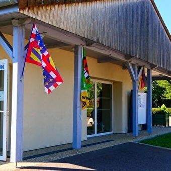 Camping Municipal Les Treilles - MONTBARD