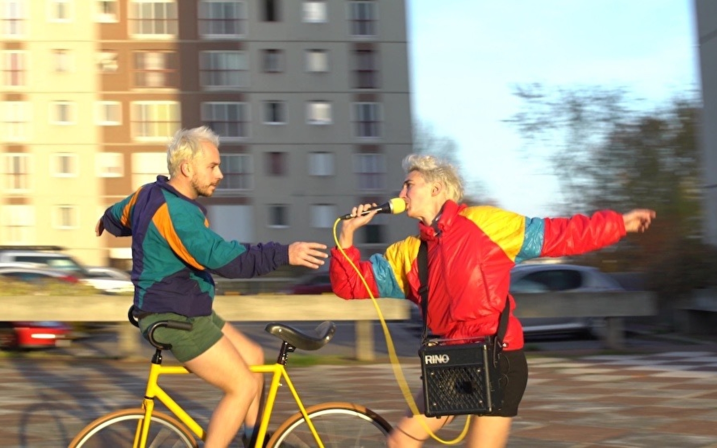 Les Zaccros d'ma rue - Spectacle Rino de la compagnie Two