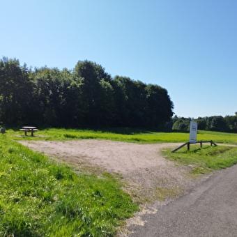 Aire de stationnement pour camping-cars - ESMOULIERES