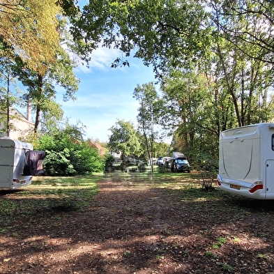 Marraycourt - aire de stationnement