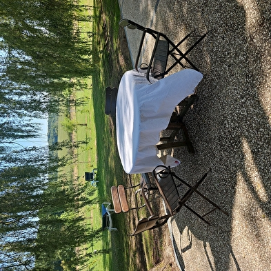 Les Elements de la Nature - aire pour camping-car