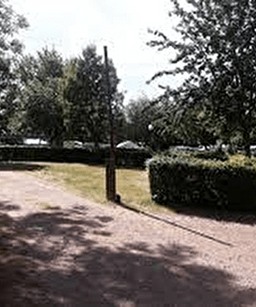 LE CAMPING MUNICIPAL DE BAYE - BAZOLLES