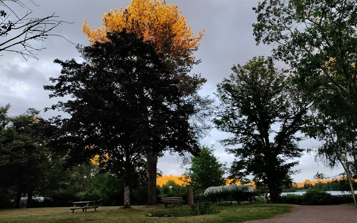 Camping de Lormes - l'Etang du Goulot
