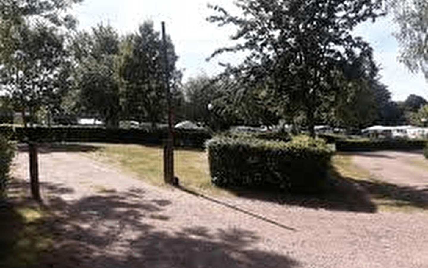 LE CAMPING MUNICIPAL DE BAYE